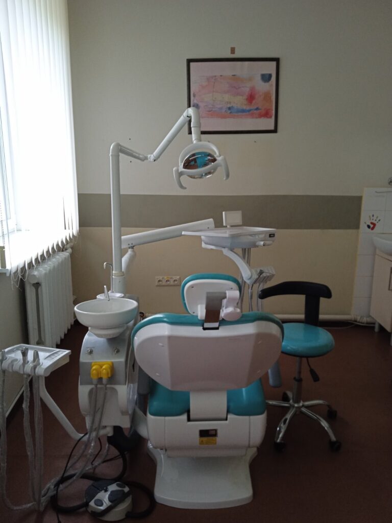 Стоматолог